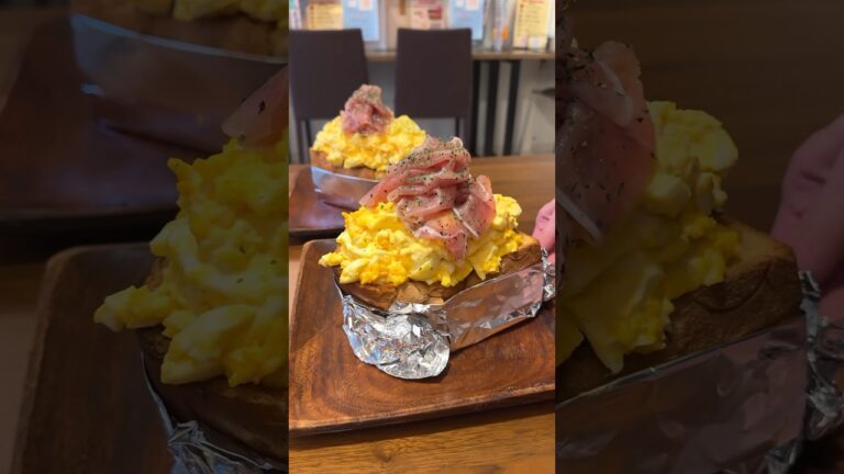 卵を12個使った巨大たまごサンド！オリーブオイルを絡ませた生ハムと食べても相性抜群【バックストリートコーヒー：大阪 京橋】