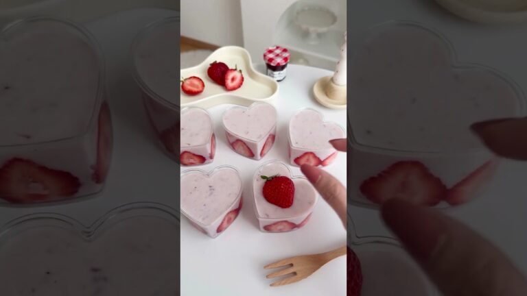 材料4つ いちごフルーチェプリン🍓 #フルーチェ #いちごスイーツ #いちご #プリン #おうちカフェ #お菓子作り #お菓子レシピ #簡単おやつ #strawberry #スイーツ #簡単レシピ