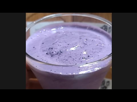 冷凍ブルーベリーを使用して、ブルーベリースムージーを作る