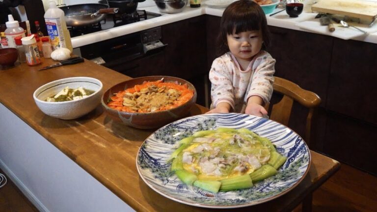 みんなの晩ごはん作る【 塩豚玉＆子和えシーフードサラダ 】 Dinner scenery of Japanese family