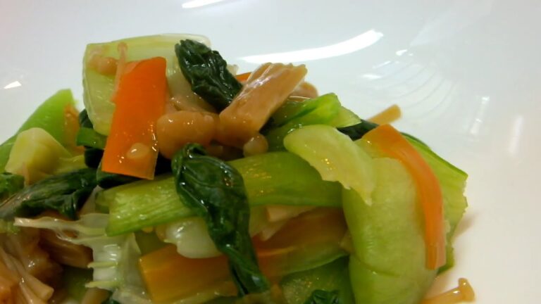 男子大学生のオトコ飯 「チンゲンサイのなめたけ和え作ってみた」編