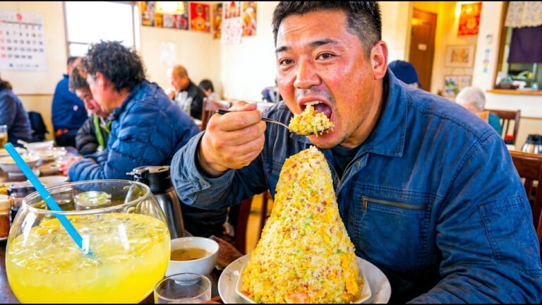 客全員が振り向く信じられないチャーハンが出る町中華に密着。