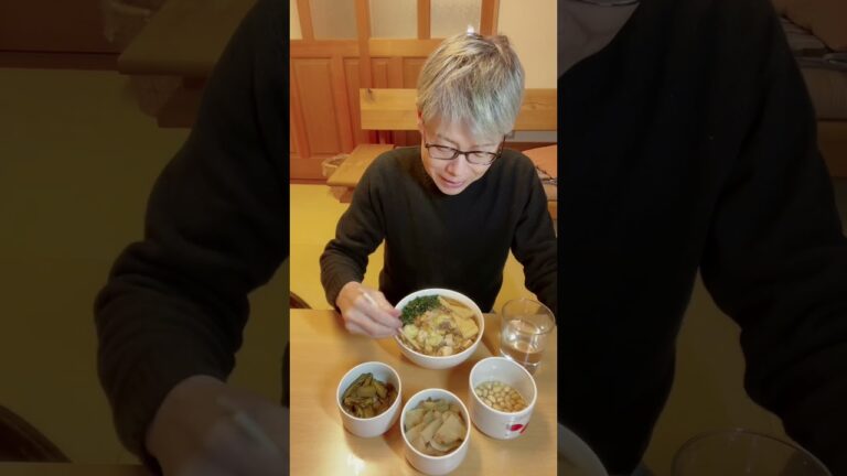 【牛すじ煮込うどん】トロトロ食感#shorts