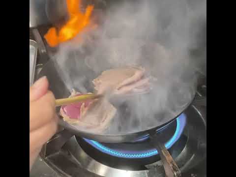 鴨肉を焼く