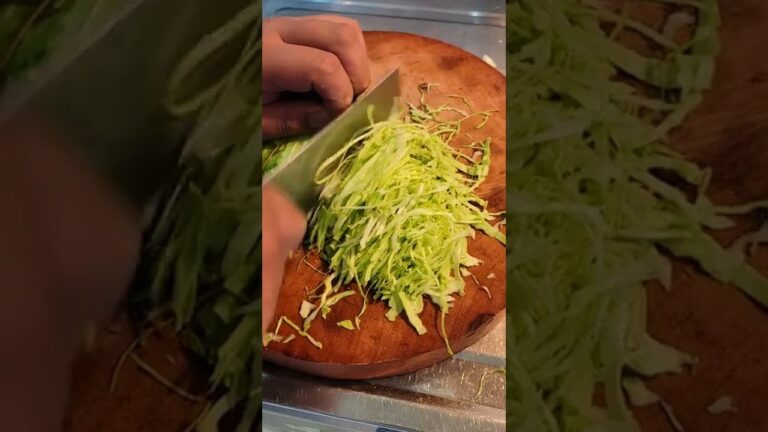 ●初心者でも簡単●千切りキャベツ(裏技 ライフハック) #shorts