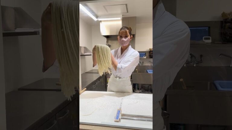 美人店主が作る打ち立ての讃岐うどんが美味すぎる！香川のうどんに感動し即日に弟子入りを決め念願の独立！【横浜 うどん麗】