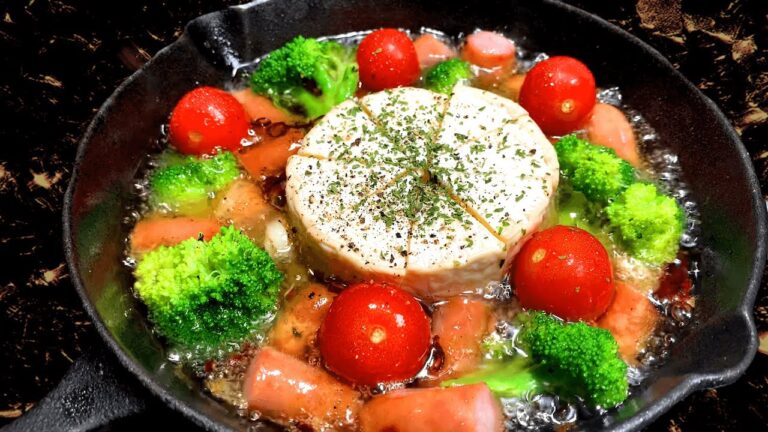 クリスマスにぴったりのまるごとカマンベールチーズのアヒージョ