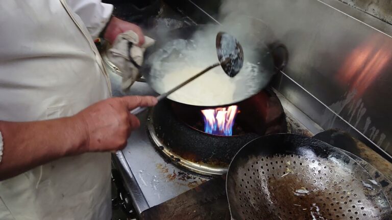中華楼の大将が作る【奶油白菜】白菜のクリーム煮