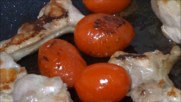 簡単料理の時間ですよ～　鶏肉とトマトとニンニクが出会った