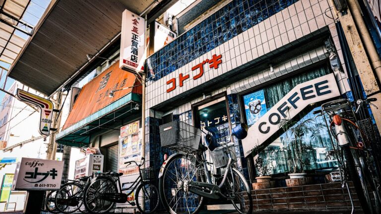 【激渋】50年以上続く老舗喫茶店の焼き飯とナポリタン