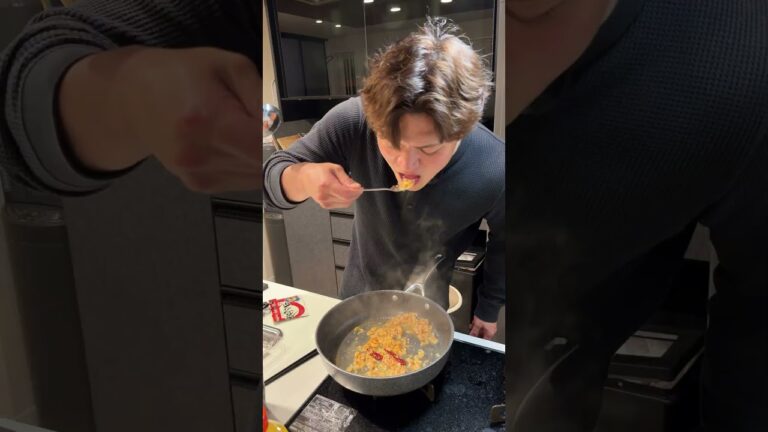 【ひと足早く春が来る一皿】桜エビと菜花オイルパスタ #マッチョ #料理 #筋肉番付 #元カレ #cooking #飯テロ #クッキング #パスタ