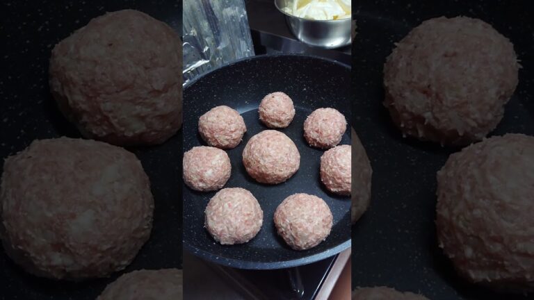 【料理】チーズが入った煮込みハンバーグ。#shorts_ #shorts