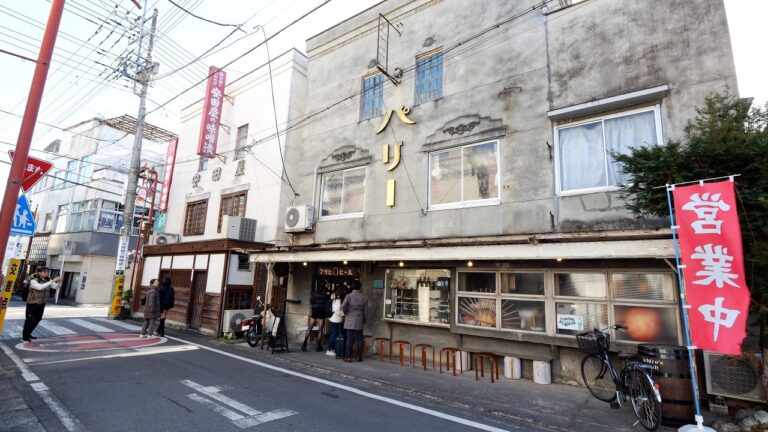 ８０歳のおじいちゃんと孫が守る１００年の歴史。秩父の登録有形文化財「パリー食堂」の1日