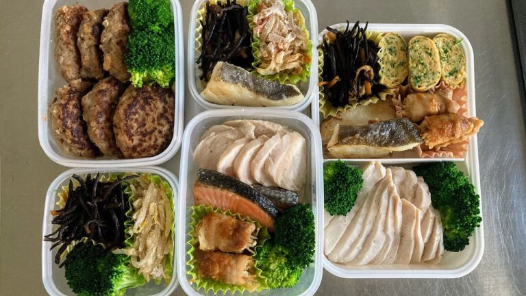 冷凍お弁当作り〜②魚と肉のおかず　鮭とタラのムニエル、えのきの肉巻き