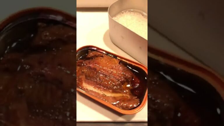 【不健康夜食生活】さんまの蒲焼缶詰をメスティンで炊き込みご飯にしたら大御所だった。　#shorts #キャンプ飯 #メスティン