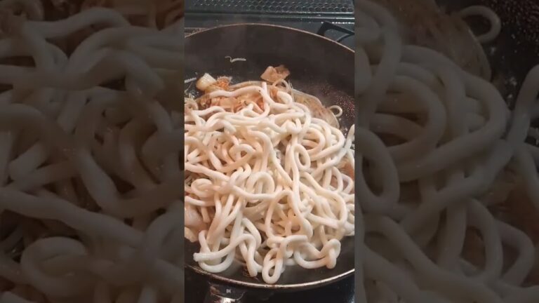 包丁不要でパパッと豚キムチ焼きうどん #かんたんレシピ #豚キムチ #short