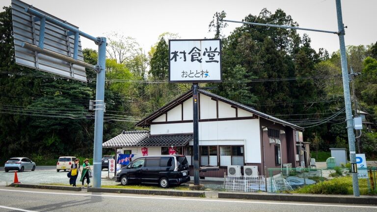 ９０歳が完食！爆食いアニキから高齢者まで唸らす凄腕６６歳ママが営む海鮮食堂