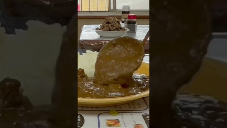鉄道が真ん前に！横浜鶴見レトロな洋食店〝レストランばーく〟の昔ながらの『ビーフ焼肉×カレーライス中盛り』-Old style   Yakiniku&Curry！- #Shorts