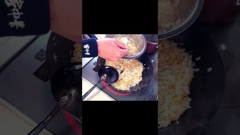 【自家製ネギ塩だれを使って家でパラパラチャーハン】 簡単に作れて超優秀な生ダレ！#shorts 【鉄フライパン】