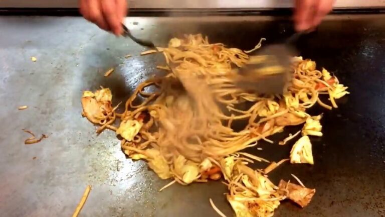 乾麺で作るもみじの小倉焼きうどん