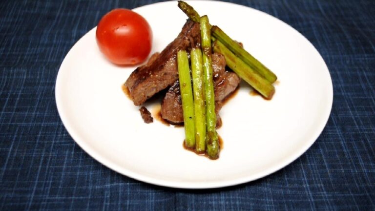 簡単！牛肉とアスパラの黒コショウ炒め