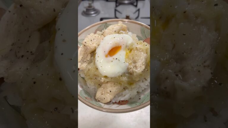 30kg痩せた男が食べている"鶏キャベ玉の塩炒め丼"の作り方を紹介します！#shorts #short