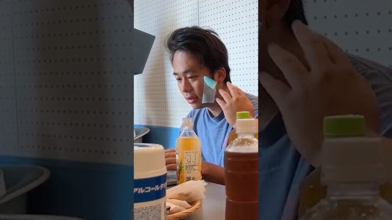 大嫌いな熱さまシートをシルクに突然投げつけたらキレたwww #shorts