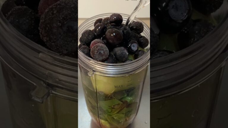 腸活スムージー、ほうれん草、ブルーベリー、キウイ #smoothie #レシピ