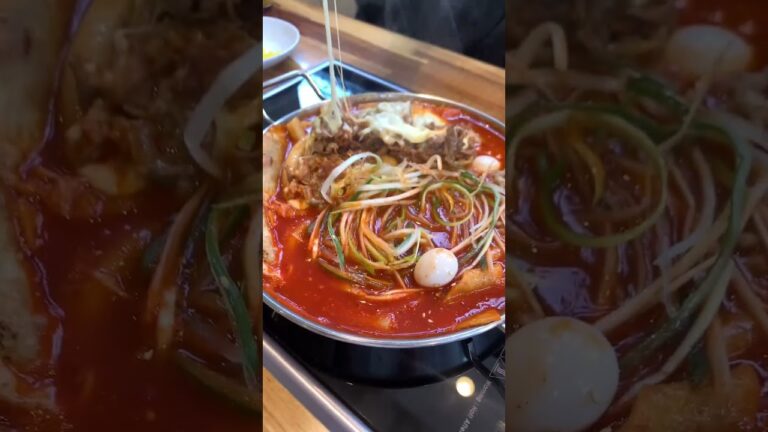 毎日手作りの世界一長いトッポギ！スープは辛さ調整できます！#shorts #tokyorestaurant