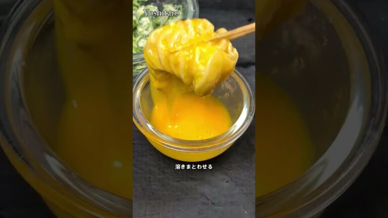 《㊗️6.7万再生》⚠️必見⚠️美しすぎる断面✨タコ×オクラ×海苔の新感覚天ぷら🐙#japan #shorts #tempura
