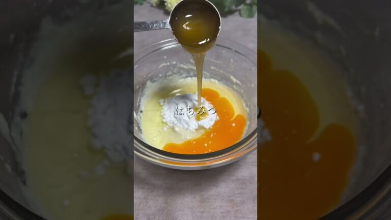 【面倒なフレンチトーストをたった3分で作る裏ワザ】実はこれ、パンを使わないのにあのとろふわ食感が楽しめちゃうレシピなんです。材料を混ぜてレンジでたった3分でできちゃう。🚨時短レシピ