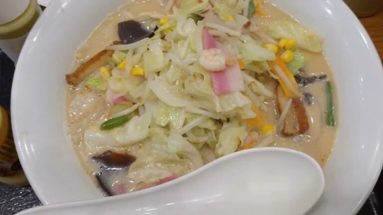 リンガーハット 野菜たっぷりちゃんぽん 麺1.5倍(麺300g)