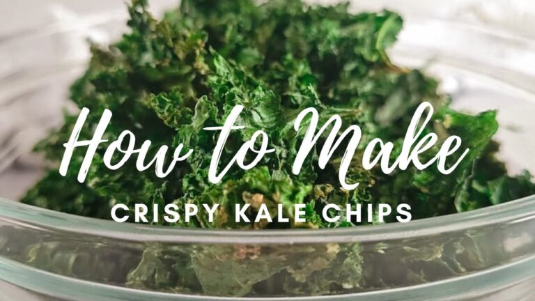 HOW TO MAKE KALE CHIPS (IN THE OVEN)