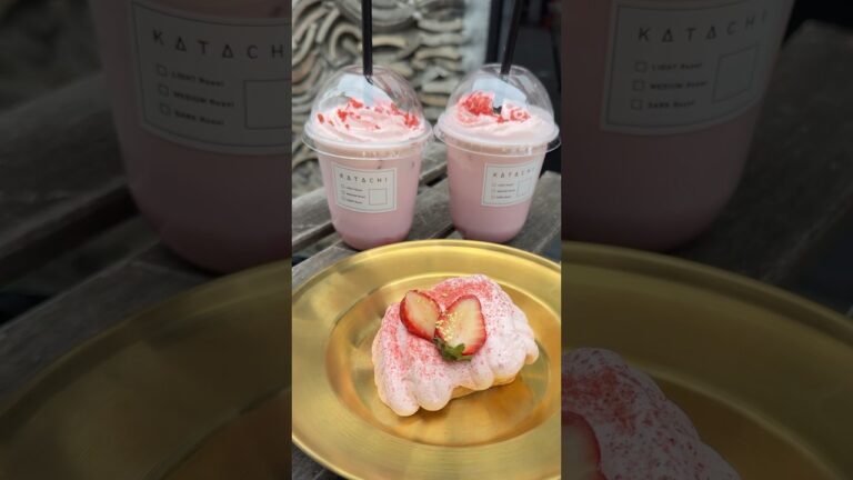 ピンクな見た目が可愛すぎるいちごティラミスといちごミルク💕　#いちご #大阪グルメ