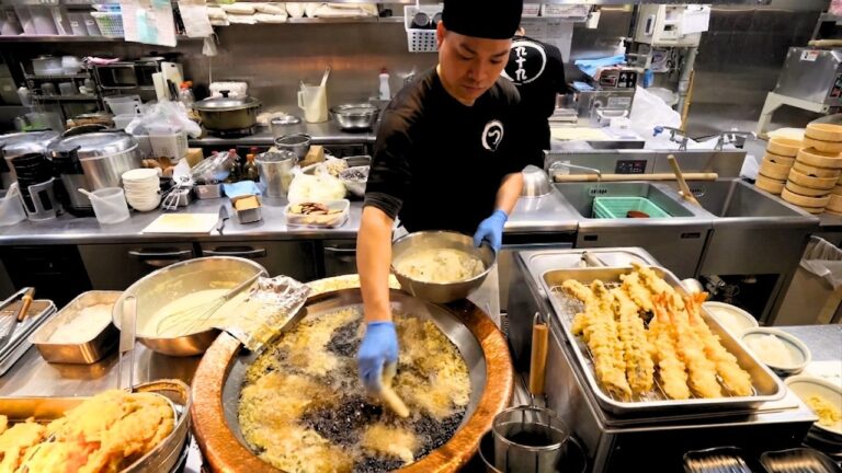 衝撃のうどん３玉１８０円！１日に３００人が来店する利益度がいしサービスデーが凄い。。