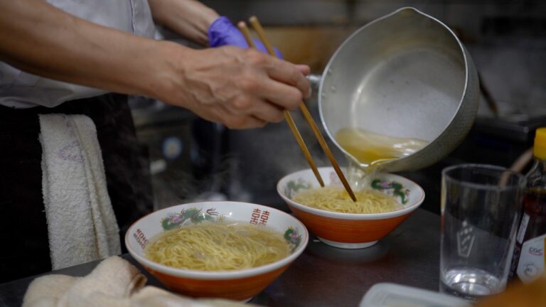 1912年創業の老舗食堂！孤独のグルメに登場する鳥取ソウルフード｢素ラーメン｣発祥の店！初代考案洋食仕立てカツ丼と2代目考案の素ラーメン！Traditional Japanese restaurant